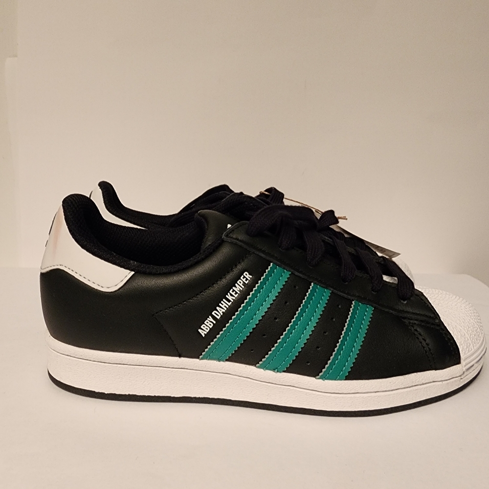 ADIDAS Superstars X Abby Dahlkemper Wmns Superstar Black/Green Size 7 - Picture 6 of 11